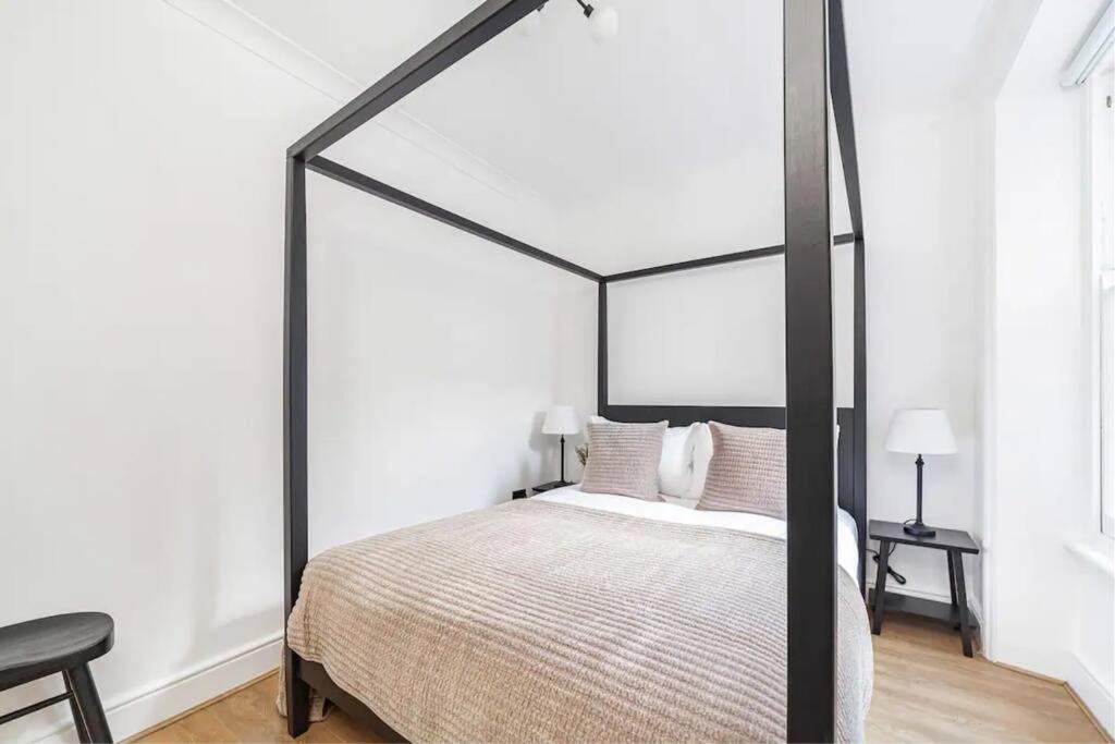 Chic Chelsea Apartment Steps From Kings Road ロンドン エクステリア 写真