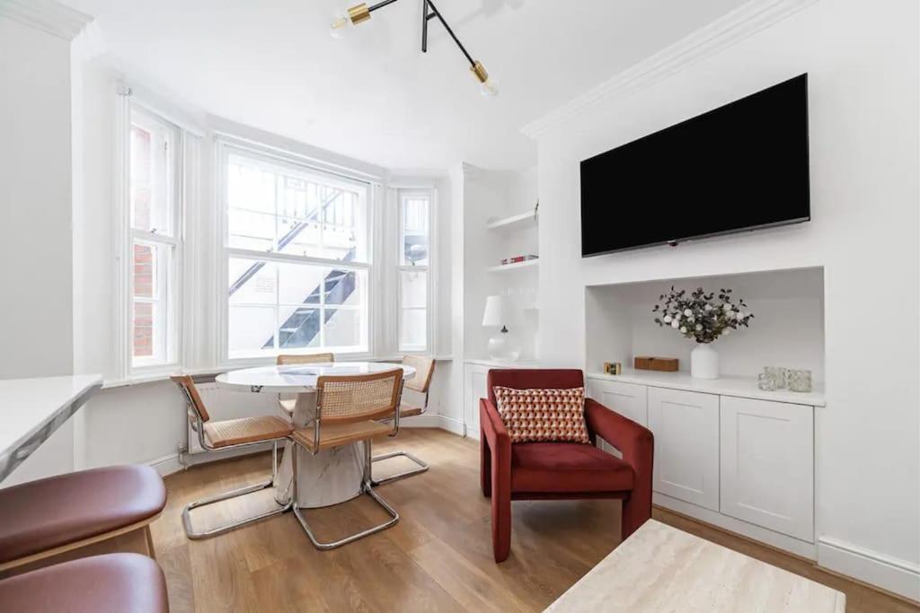 Chic Chelsea Apartment Steps From Kings Road ロンドン エクステリア 写真